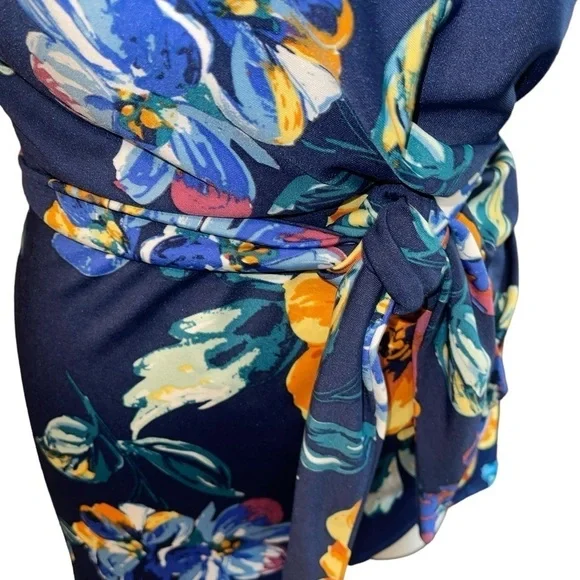 Kate & Mallory Women's Top Size M Blue Floral Wrap Tie Around Waist Short Sleeve - Picture 10 of 12